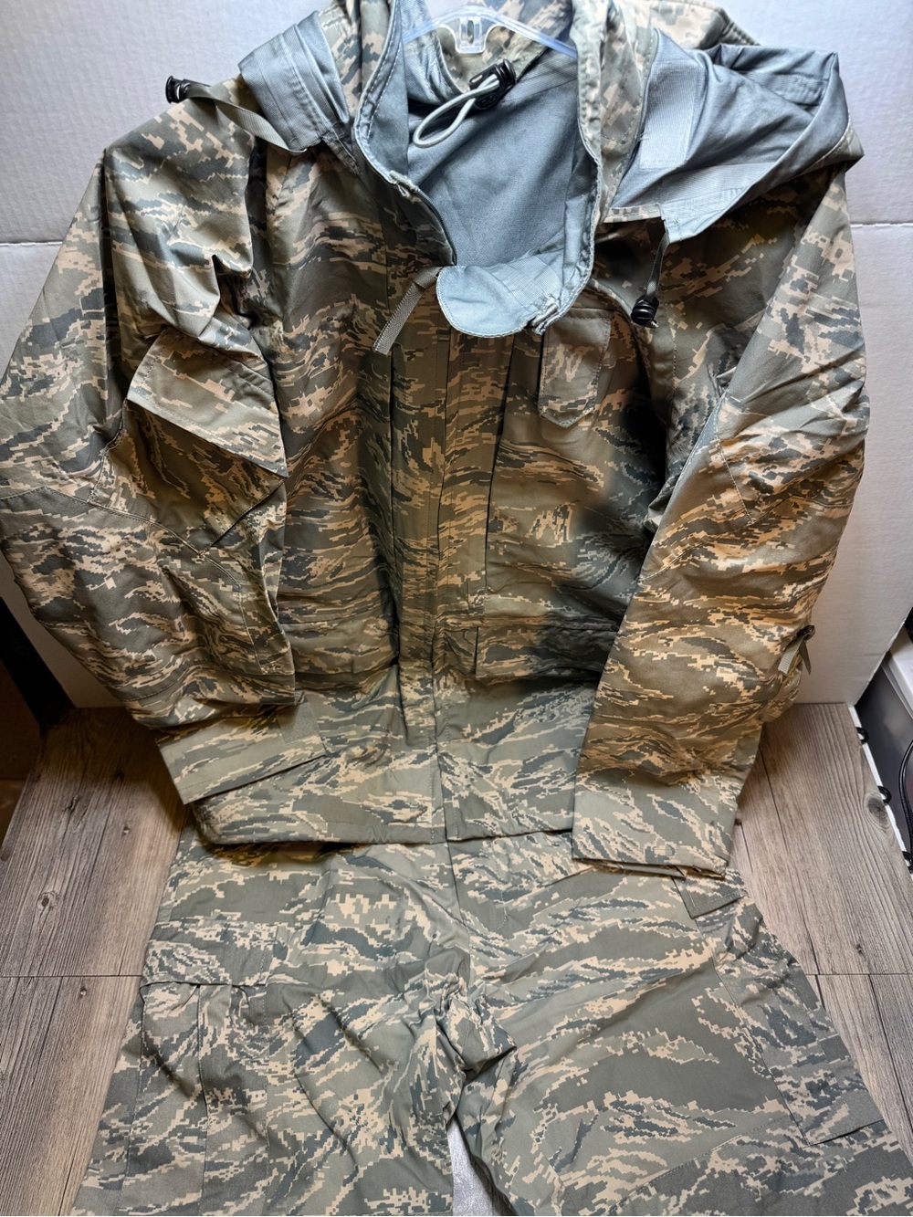USAF Camouflage Parka Rain Gear GoreTex Jacket & Pants Men’s Size Medium Regular